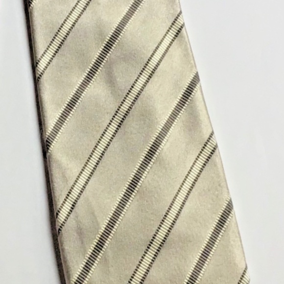 CANALI. Classy light beige colour striped  all  Silk tie made in Italy 🇮🇹 - Picture 5 of 7